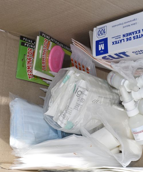 El Alfarcito: Caja con donación de material descartable
